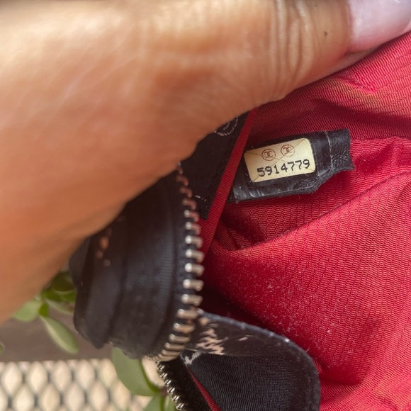 Chanel black travel line coin case - Picture 8 of 11